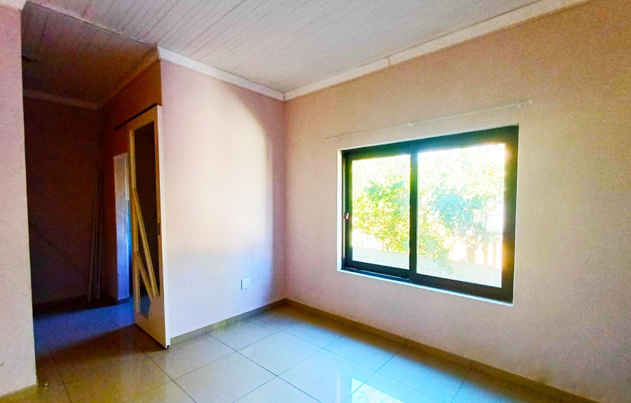 4 Bedroom Property for Sale in Palmiet Western Cape